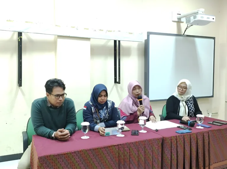 Kepala SMKN 3 Samarinda Dwisari Harumingtyas.