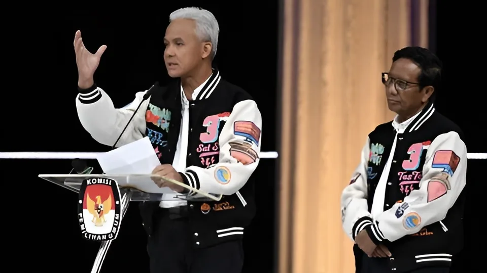 Foto: Capres 03 Ganjar Pranowo (kiri) dan Cawapres 03 Mahfud MD (kanan).