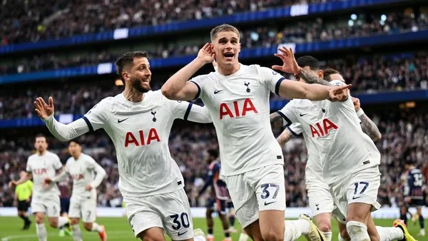 Kemenangan Tottenham Hotspur vs Nottingham Forest dengan skor 3-1.
