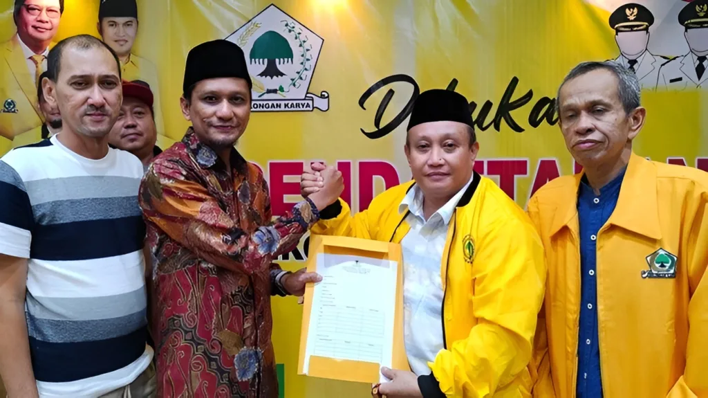 Foto: Plt Ketua DPD Partai Golkar Samarinda Nidya Listiyoni (Baju Batik).