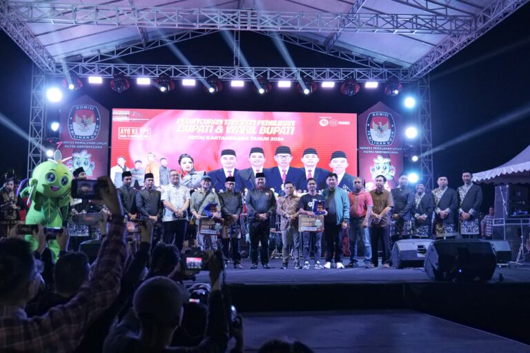 Peluncuran Tahapan Pemilihan Bupati dan Wakil Bupati Kukar 2024 pada Sabtu (4/5/2024) malam.