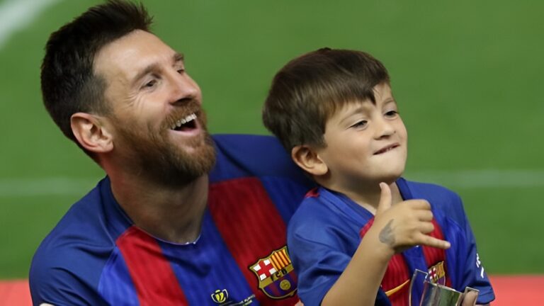 Foto: Momen Kebersamaan Lionel Messi dan Thiago Messi.