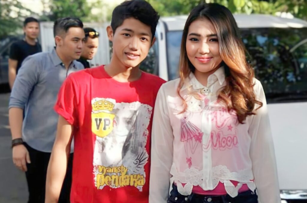 Foto: Aryha Noegraha bersama Via Vallen.