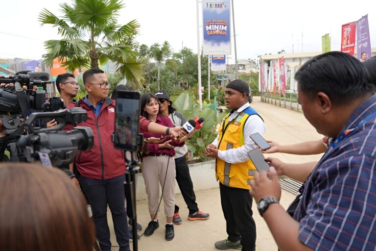 Foto: Kepala Divisi Logistik dan Keuangan Tim Transisi HPK Kementerian PUPR, Yuda Ramadhani Lubis, saat memberikan keterangan persnya pada wartawan. (Ist)