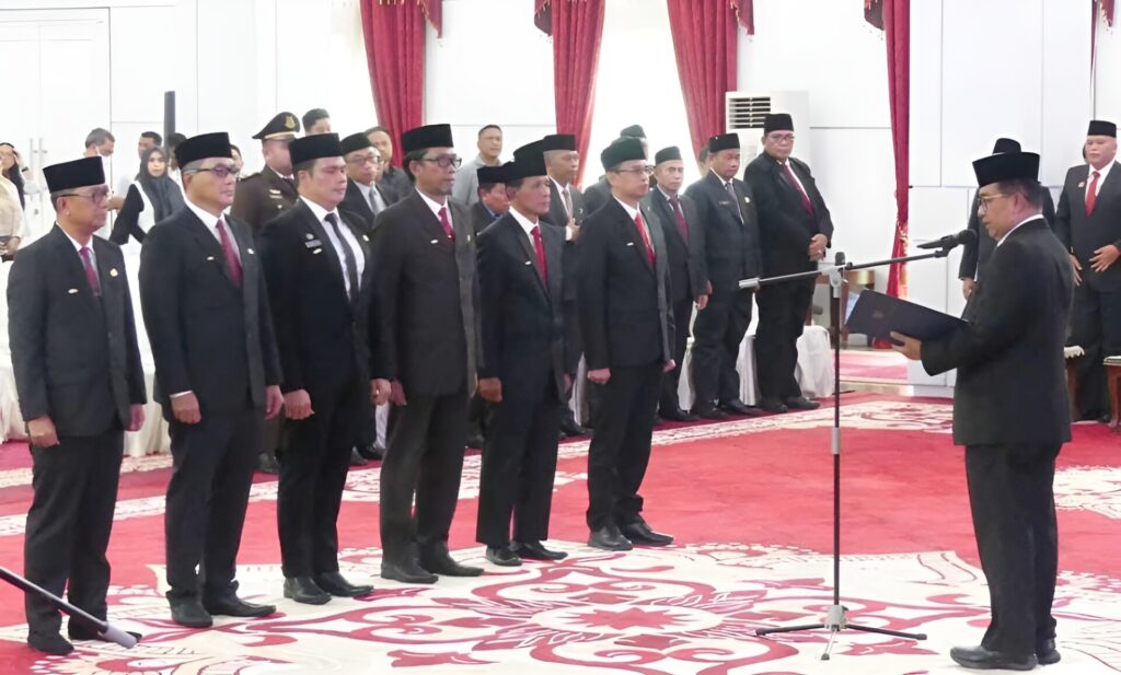 Foto: Pelantikan Enam Pjs oleh Pj Gubernur Akmal Malik.