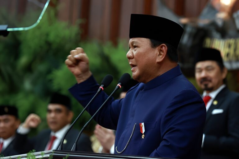 Foto: Prabowo Subianto resmi dilantik sebagai presiden di gedung MPR RI, Jakarta, Minggu, 20 Oktober 2024.