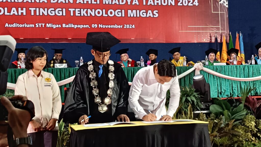 Foto: BPC HIPMI Balikpapan dan STT Migas Balikpapan Resmi Menandatangani Nota Kesepahaman (MoU).